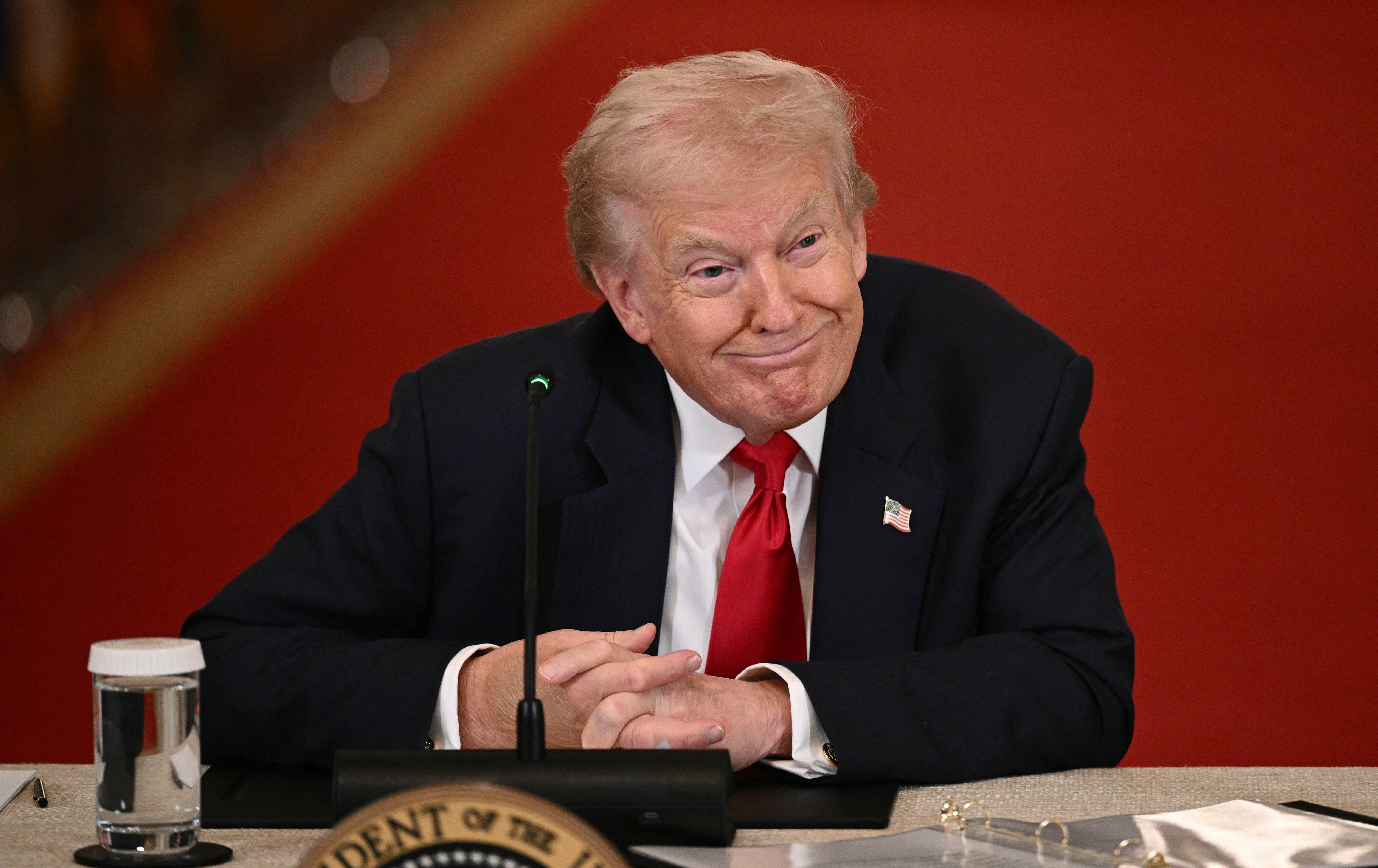 ترەمپ: کۆمپانیاکان بەرهەمهێنانی چەکە پێشکەوتووەکان بۆ چوار هێندە زیاد دەکەن