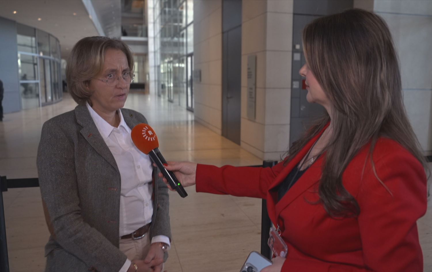 پارتی جێگرەوە بۆ ئەڵمانیا: ئێران لە رووی سەربازییەوە بەهێزە و بە چەند بۆمبێکی ئاسمانی ناگۆڕدرێ