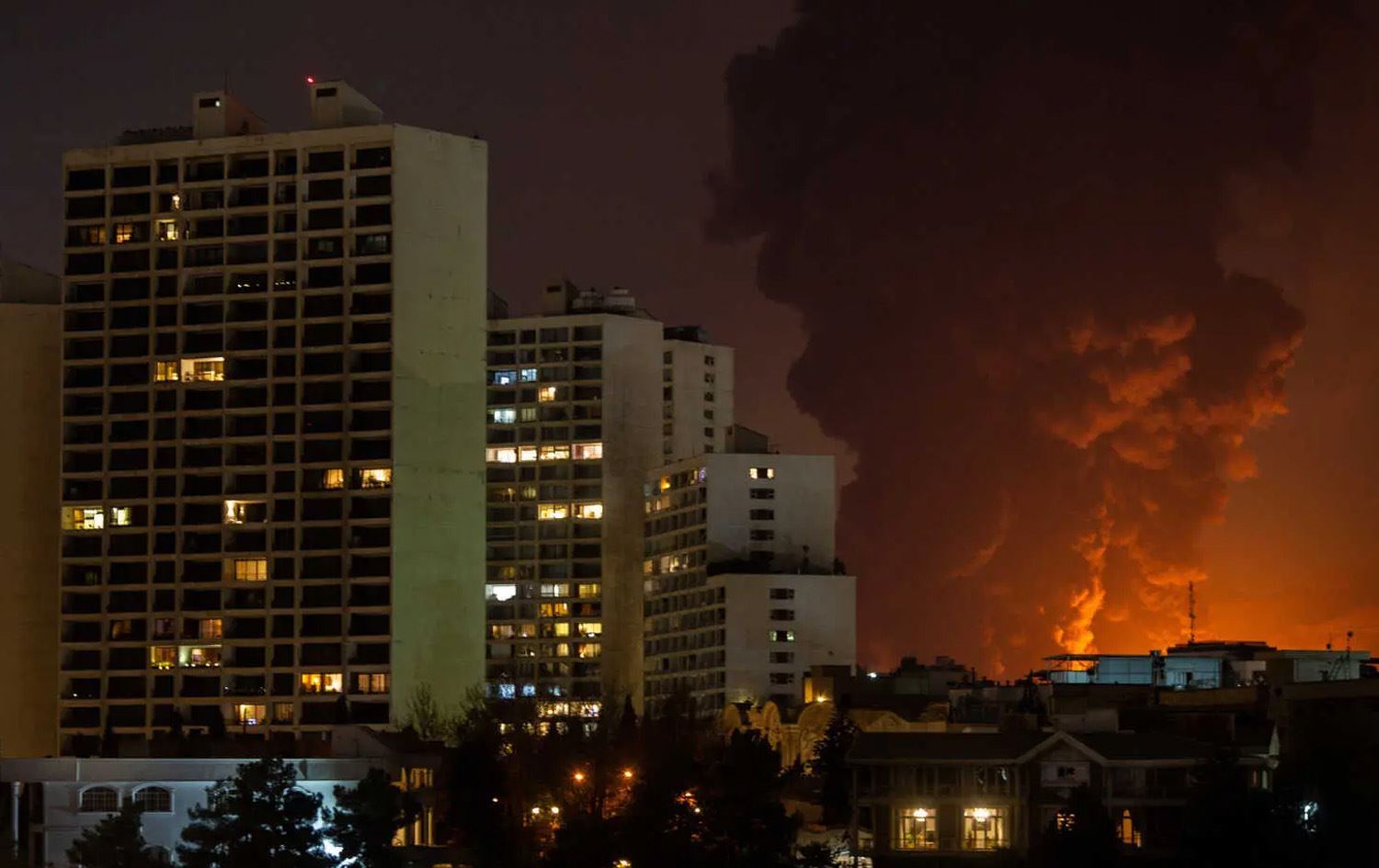 دیمەنی ساتی بۆردوومانی کۆگایەکی سووتەمەنی لە تاران