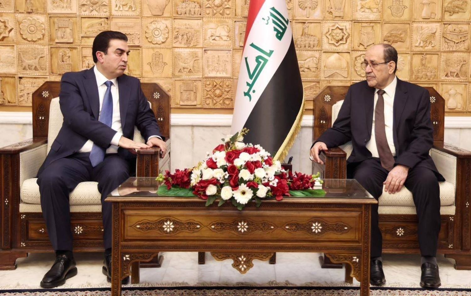 کۆبوونەوەی فەرهاد ئەترووشی لەگەڵ نووری مالیکی. لە کۆبوونەوەکەدا شاندێکی فراکسیۆنی پارتی بەشدار بوون