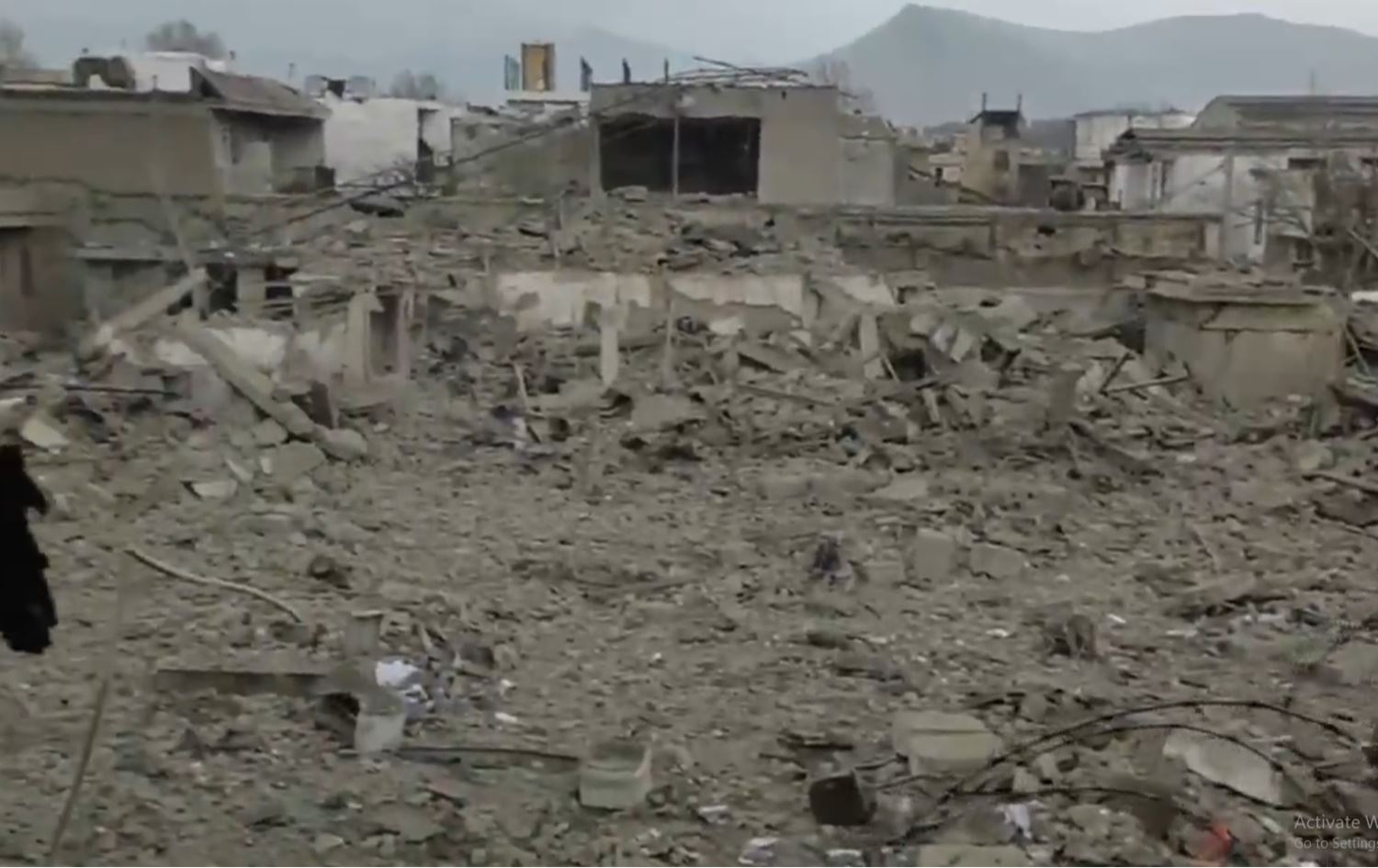 آثار قصف أحد المعسكرات في لورستان-مواقع التواصل