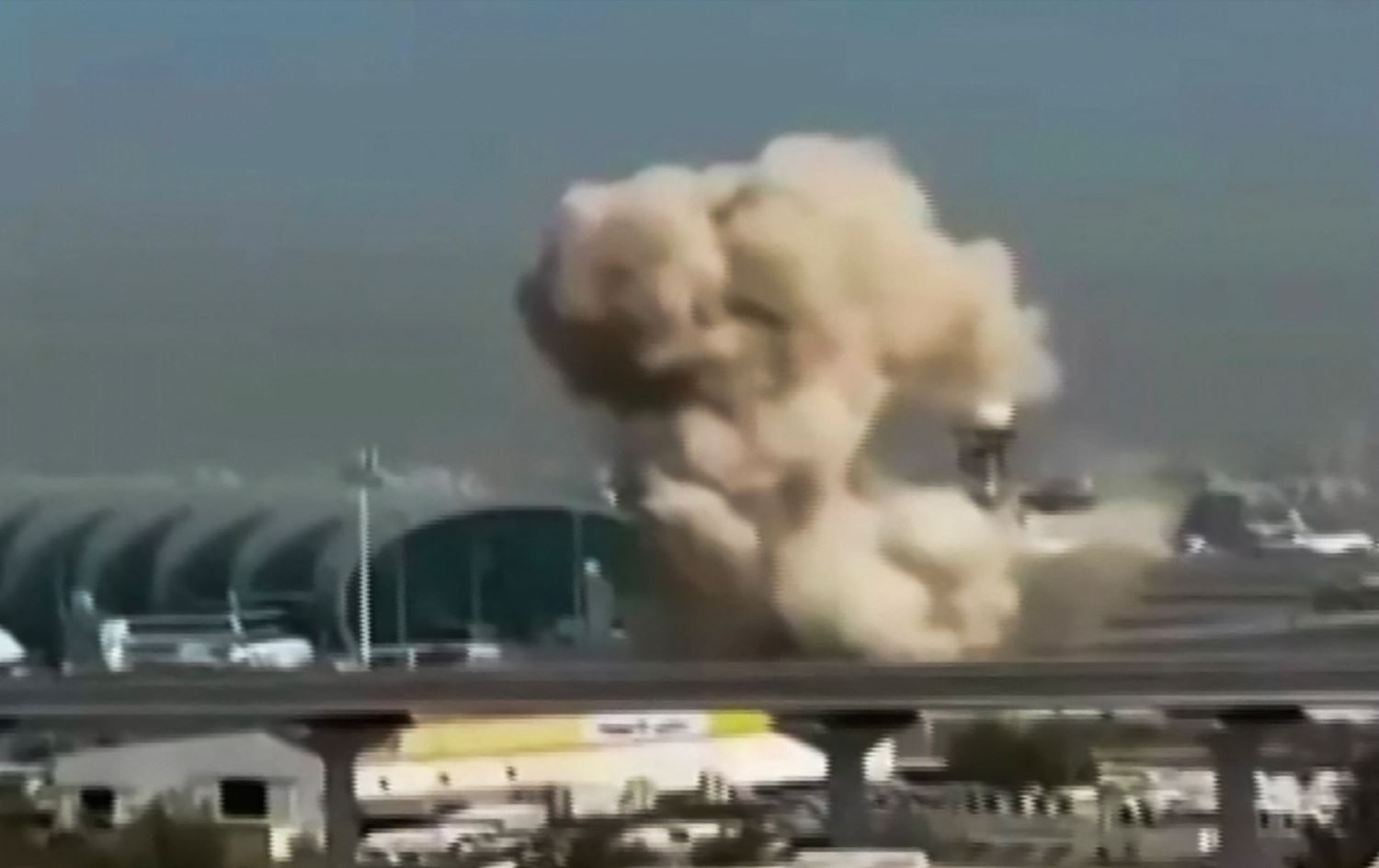 هجمات متكررة على دول الخليج والخارجية الأميركية تدعو موظفيها لمغادرة السعودية