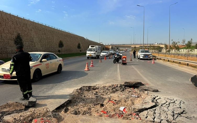 Piştî êrişa dronekê cadeyeke Hewlêrê\ Wêne: Rûdaw