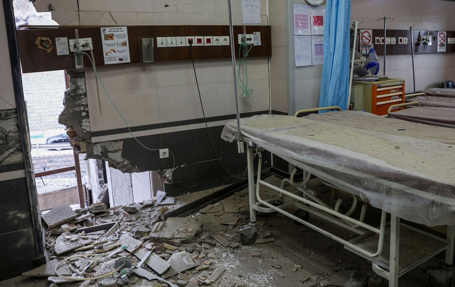 نەخۆشخانەیەک لە ئێران