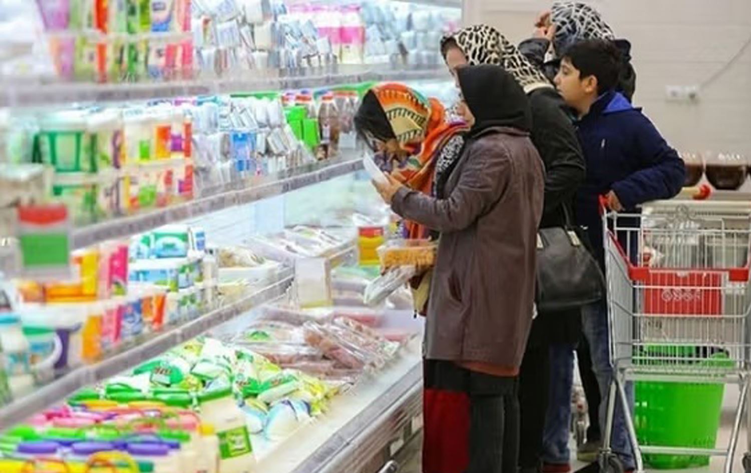 بەرهەمی شیرەمەنی لە مارکێتێکی ئێران