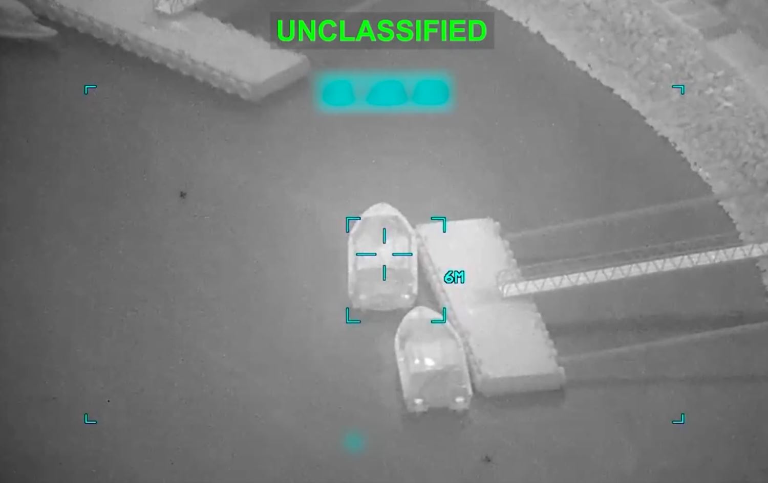 چرکەیەک پێش تێکشکاندنی بەلەمێکی ئێران لە تەنگەی هورمز