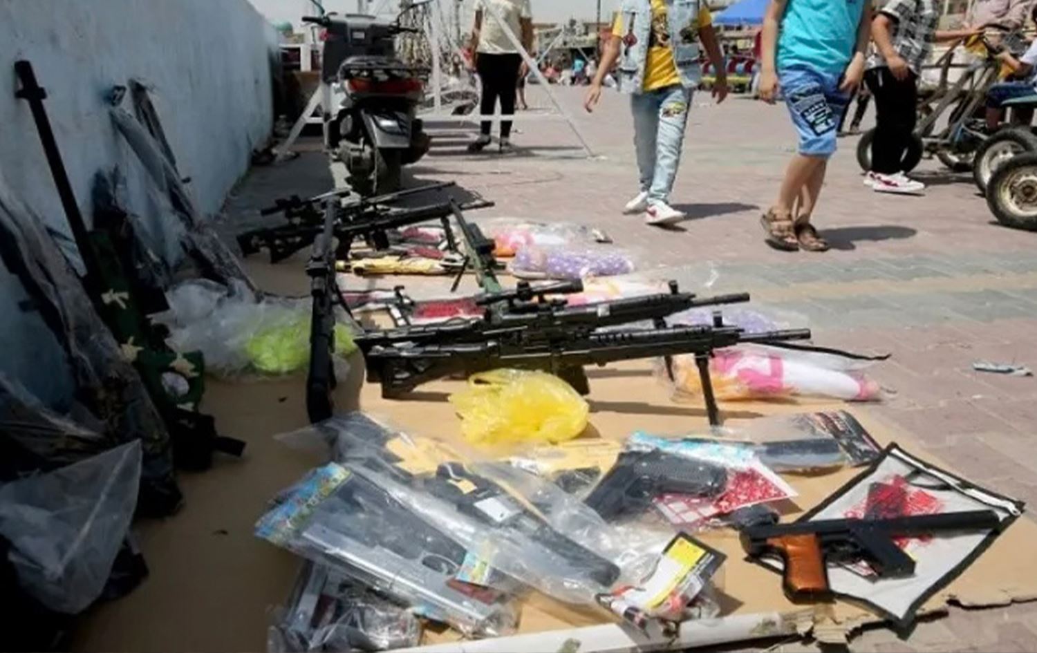 طفولة مفخخة بالعنف.. هل تنجح الرقابة الحكومية في كبح جماح "الألعاب القتالية"؟