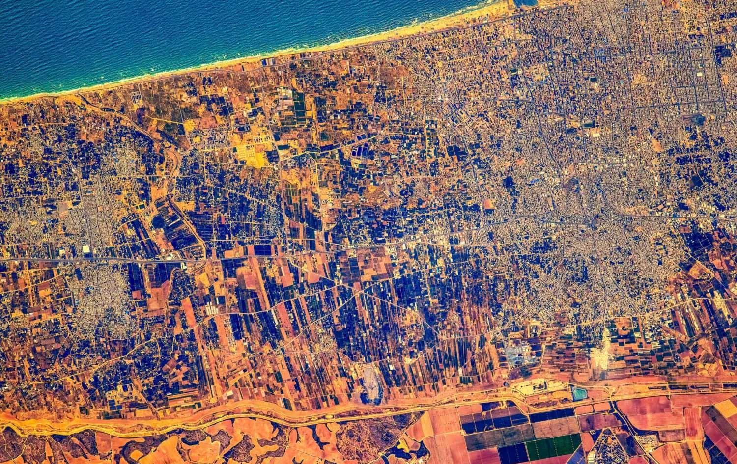 وێنەیەکی بارەگاکە لە ئیسرائیل کە لە مانگە دەستکردەکانەوە گیراون