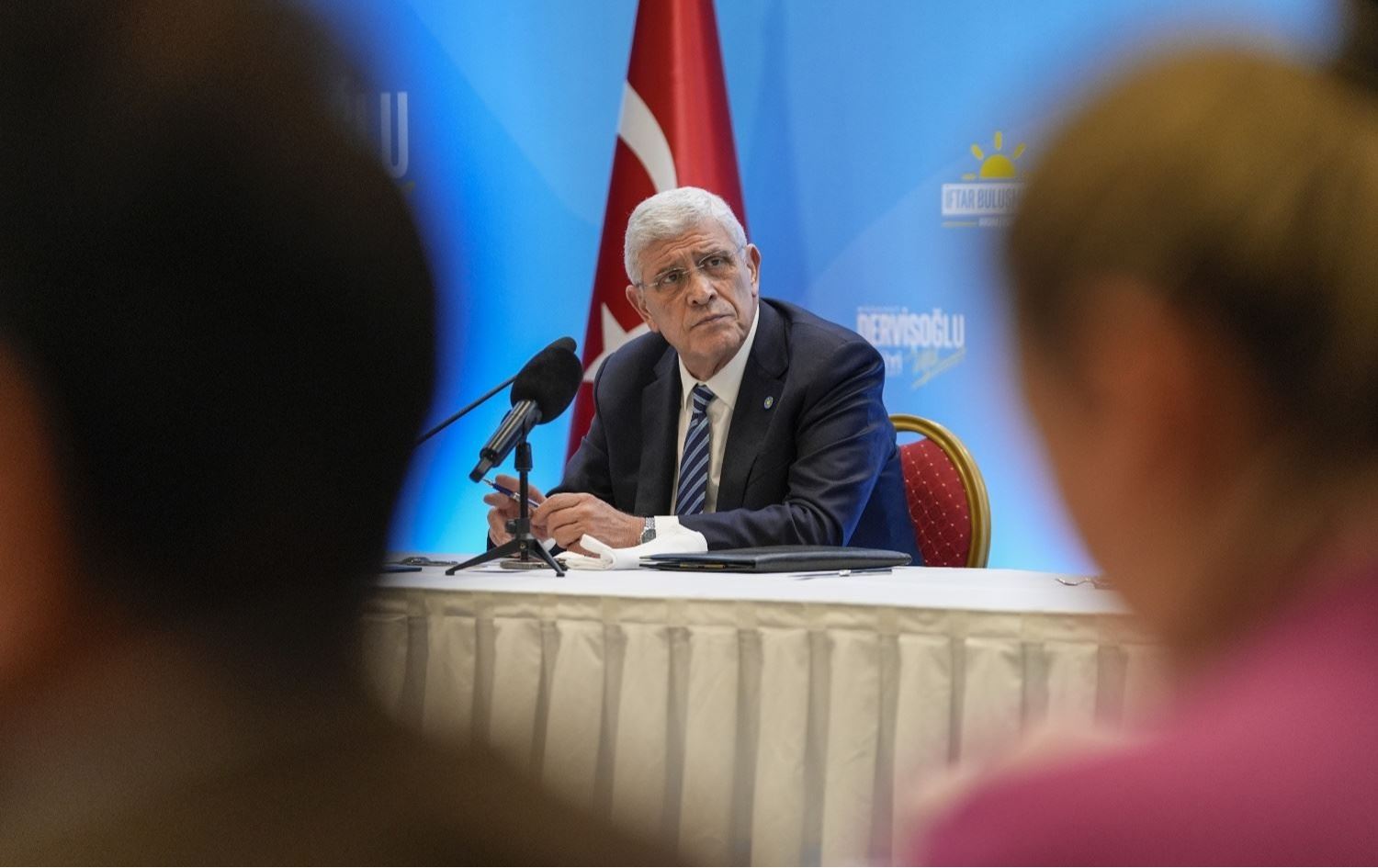 موساڤات دەرڤیشئۆغڵو، سەرۆکی ئیی پارتی