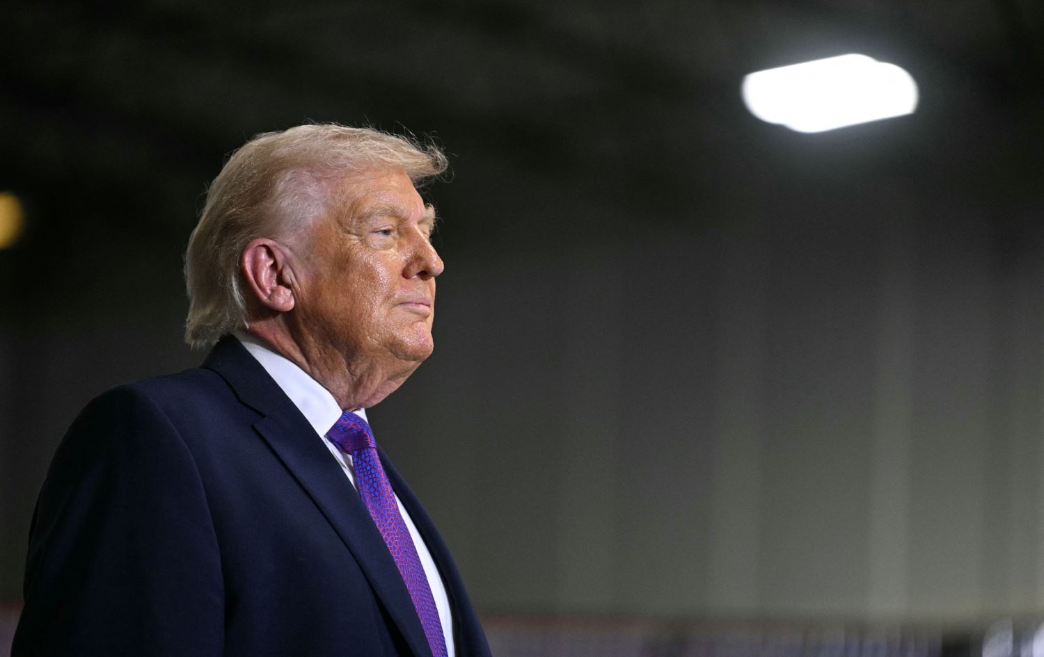 ترەمپ دەڵێت بەرزبوونەوەی نرخی نەوت "قازانج"ـە بۆ ئەمریکا بەڵام رووبەڕووبوونەوەی ئێران "گرنگترە"