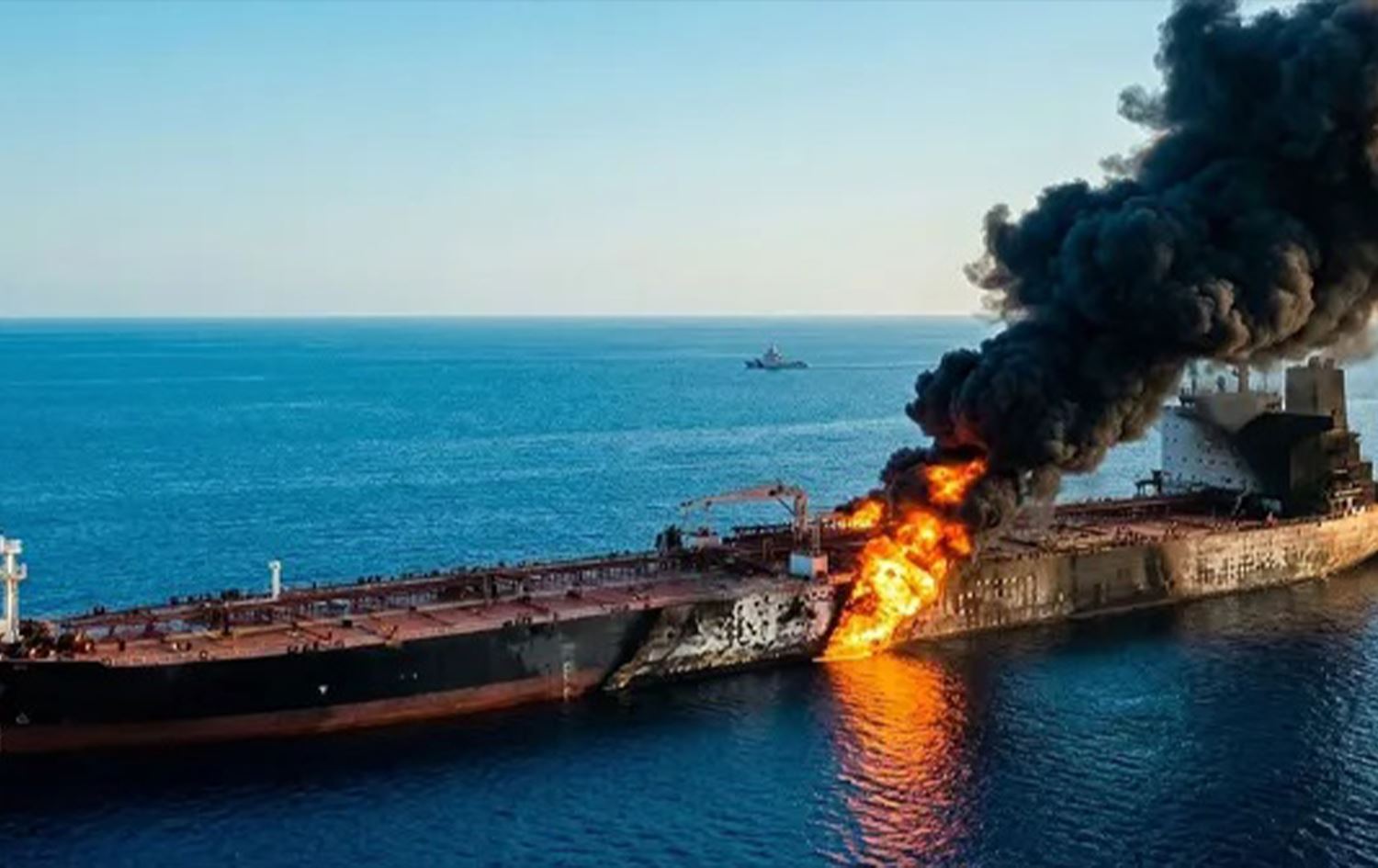 استهداف ناقلات النفط في مضيق هرمز