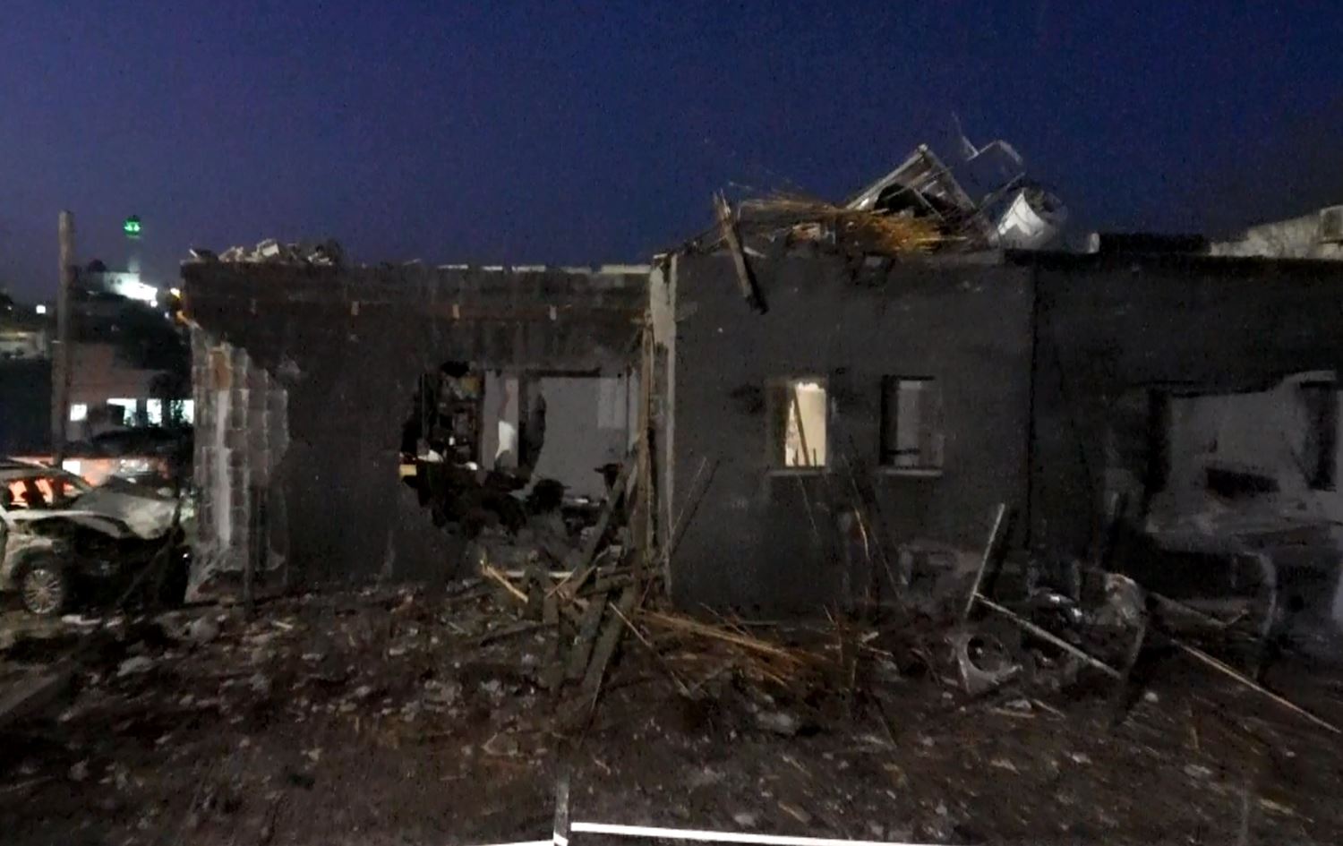 میدیای ئیسرائیل: 50 کەس بە مووشەکێکی ئێران برینداربوون