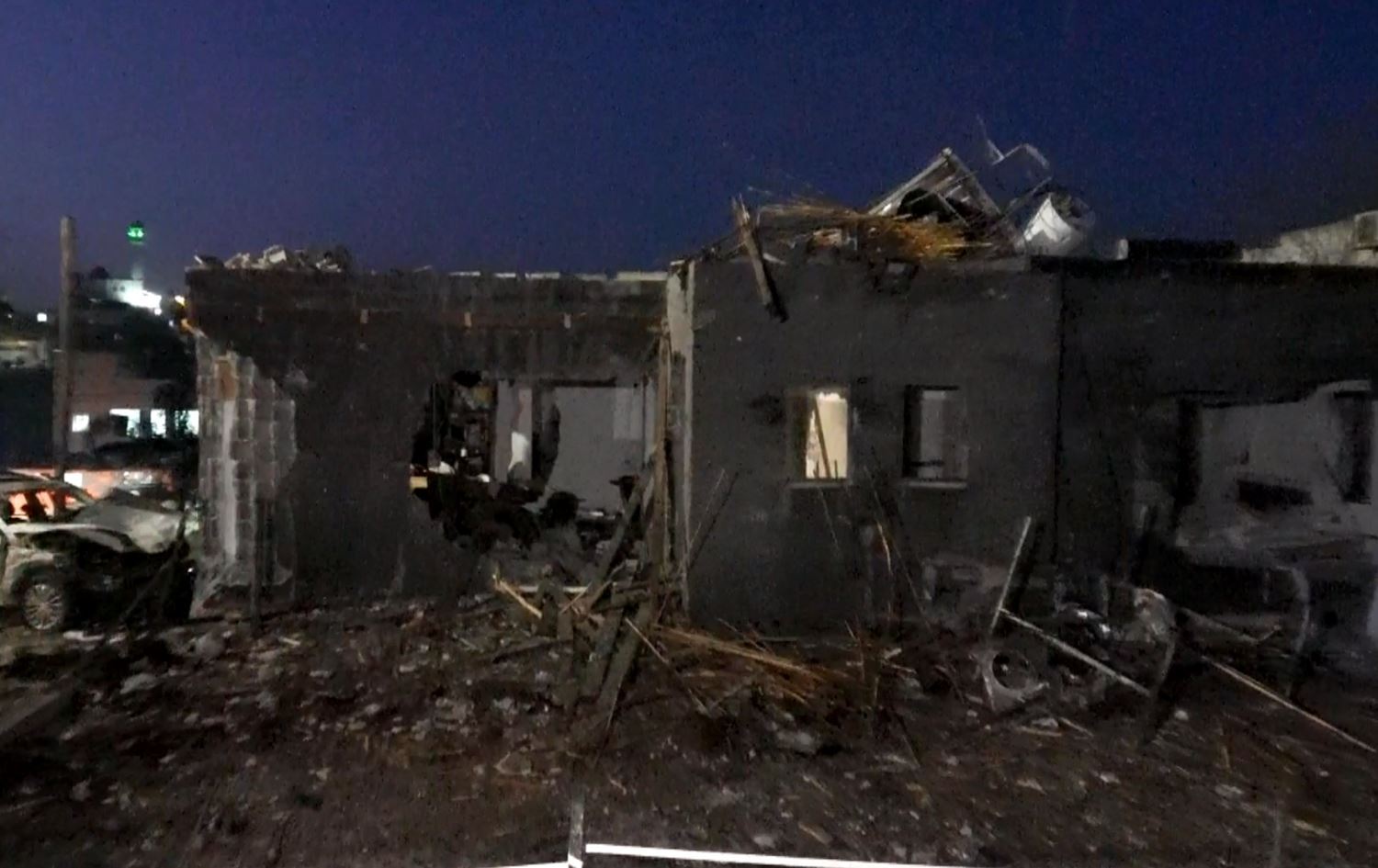 صاروخ ايراني يستهدف بلدة الزرازير العربية شمالي اسرائيل