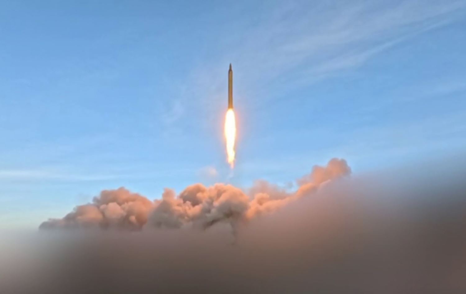 اطلاق صاروخ إيراني