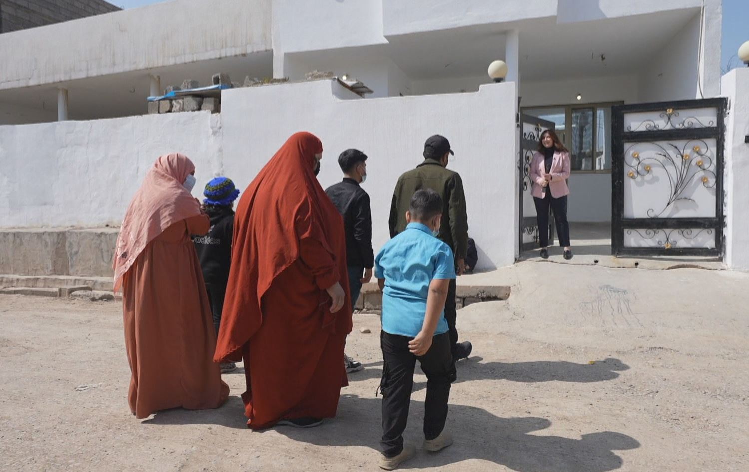  دوو خێرخواز بەڵێنی هاوکاریکردنی خێزانێکی کەم دەرامەت دەدەن 