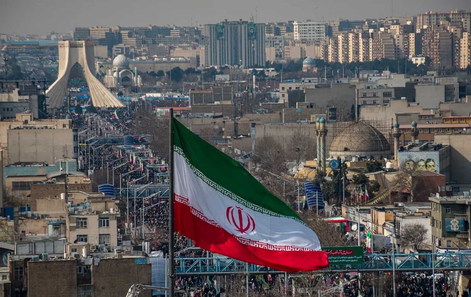 راپۆرتێک: بەرپرسانی ئیسرائیل گەیشتوونەتە ئەو ئەنجامەی دەسەڵاتی ئێران ناڕووخێت