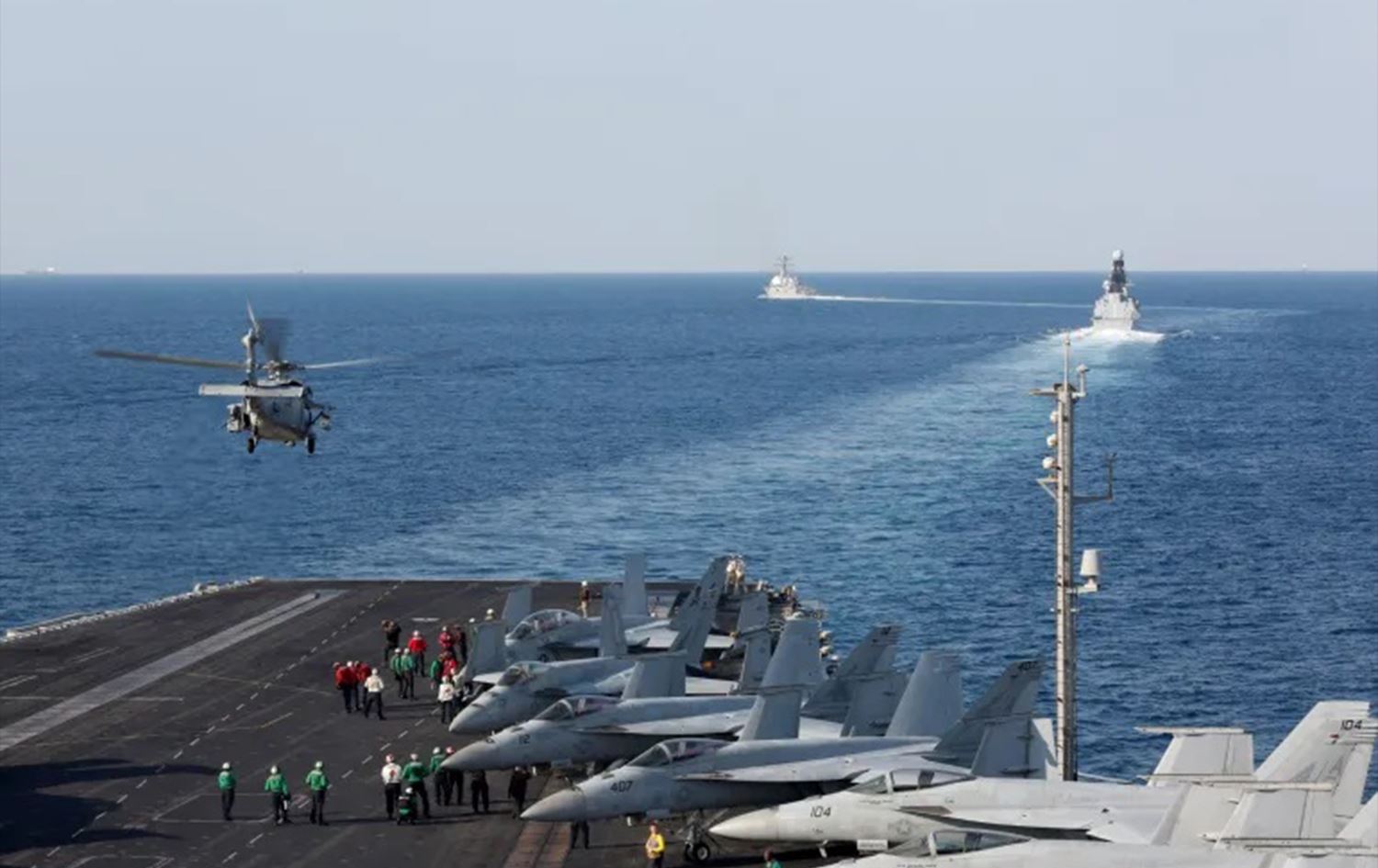 حاملة الطائرات لينكولن