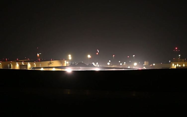 طائرة بي 2 الأميركية