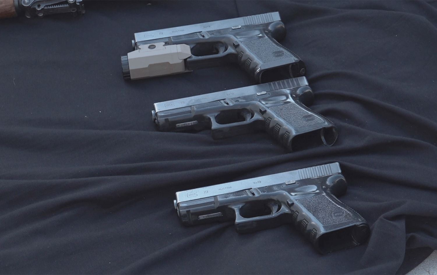 وەزیری ناوخۆی عێراق رەزامەندیی دا ئەفسەرانی هەرێمی کوردستان لە کەرکووک دەمانچە هەڵبگرن