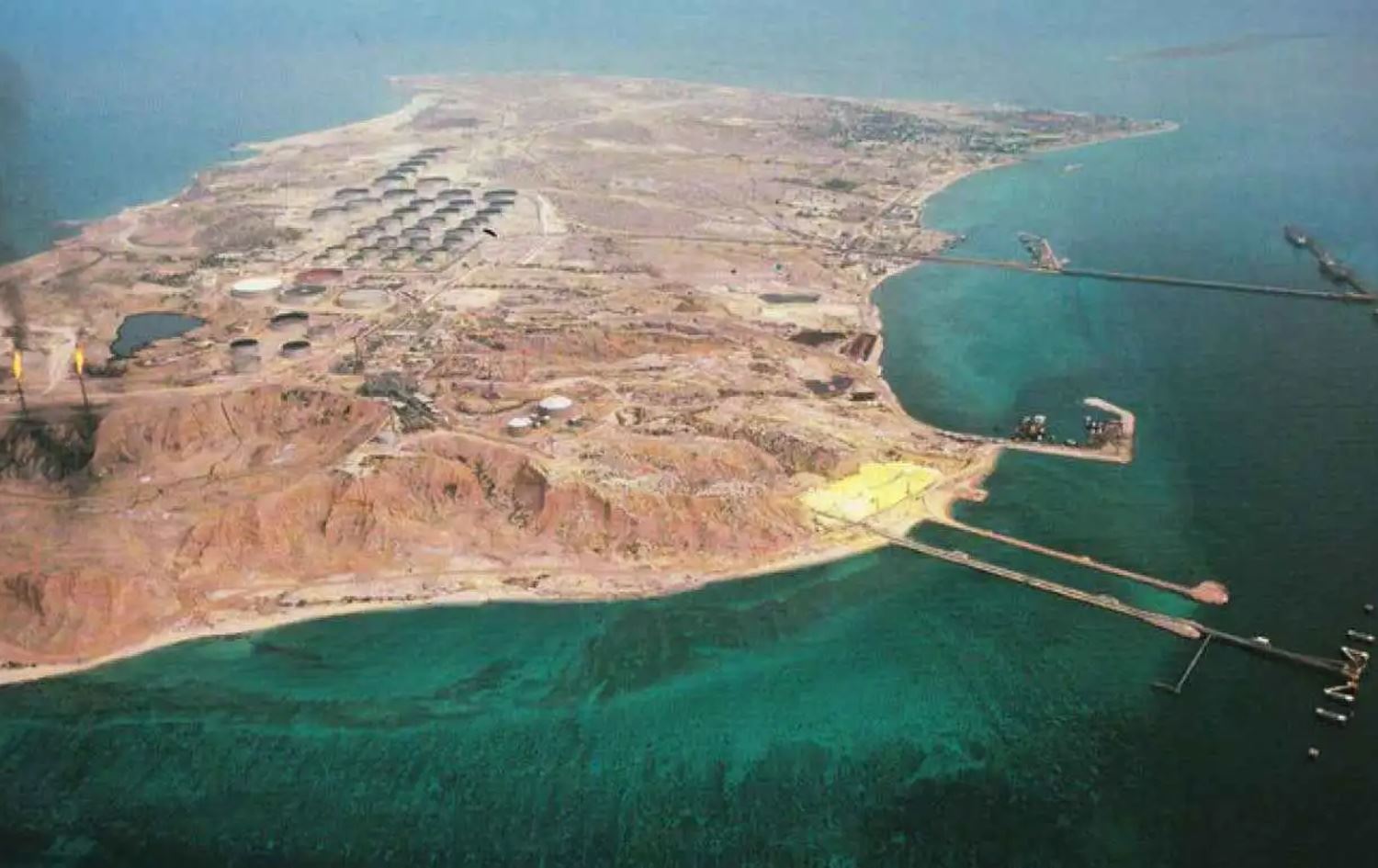 ترمب يحقق حلمه بعد 38 سنة بقصف خرج "درة التاج الإيراني" وتحذيرات أميركية من احتلالها