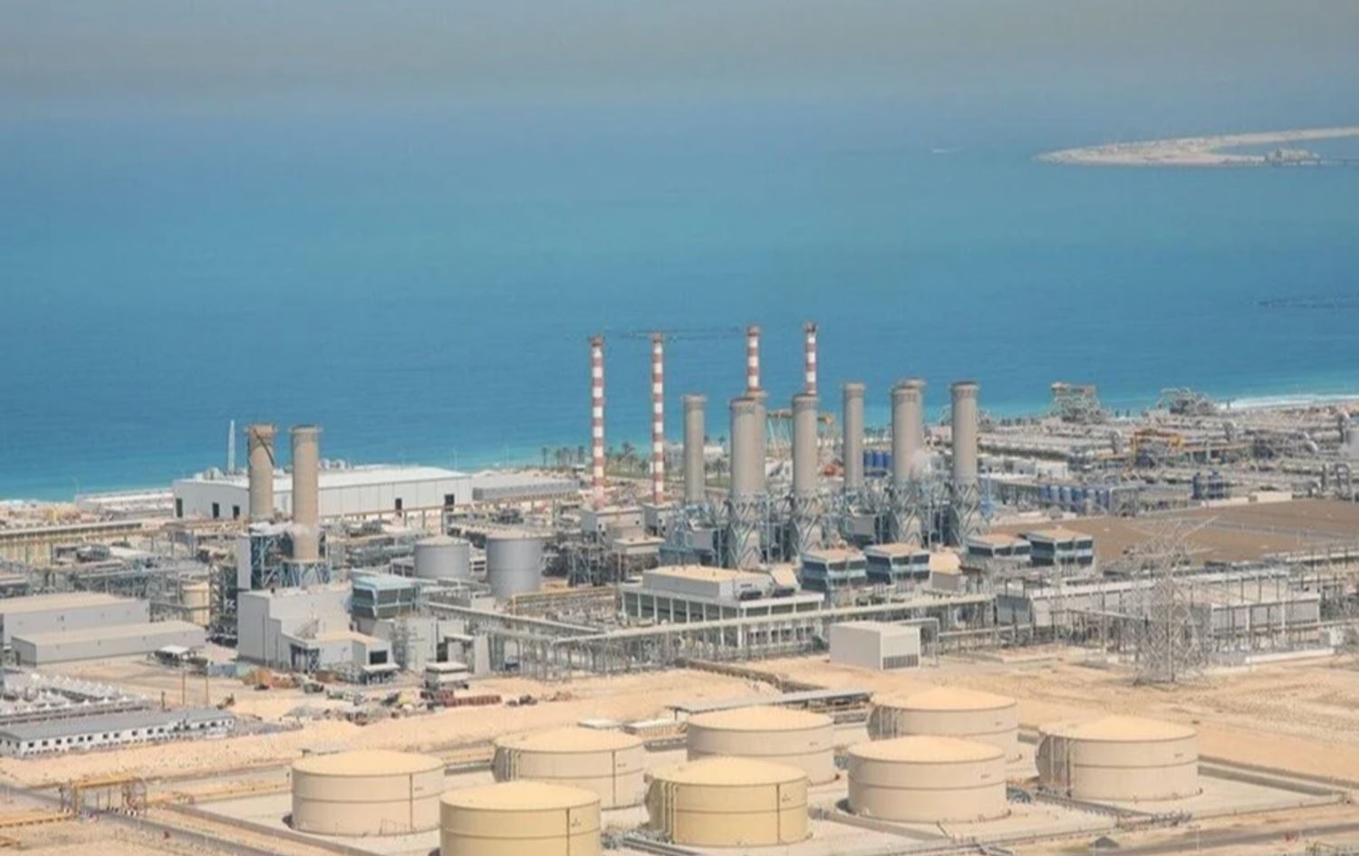 وێستگەیەکی شیرنکردنی ئاوی دەریا. وێنەکە بۆ روونکردنەوە دانراوە