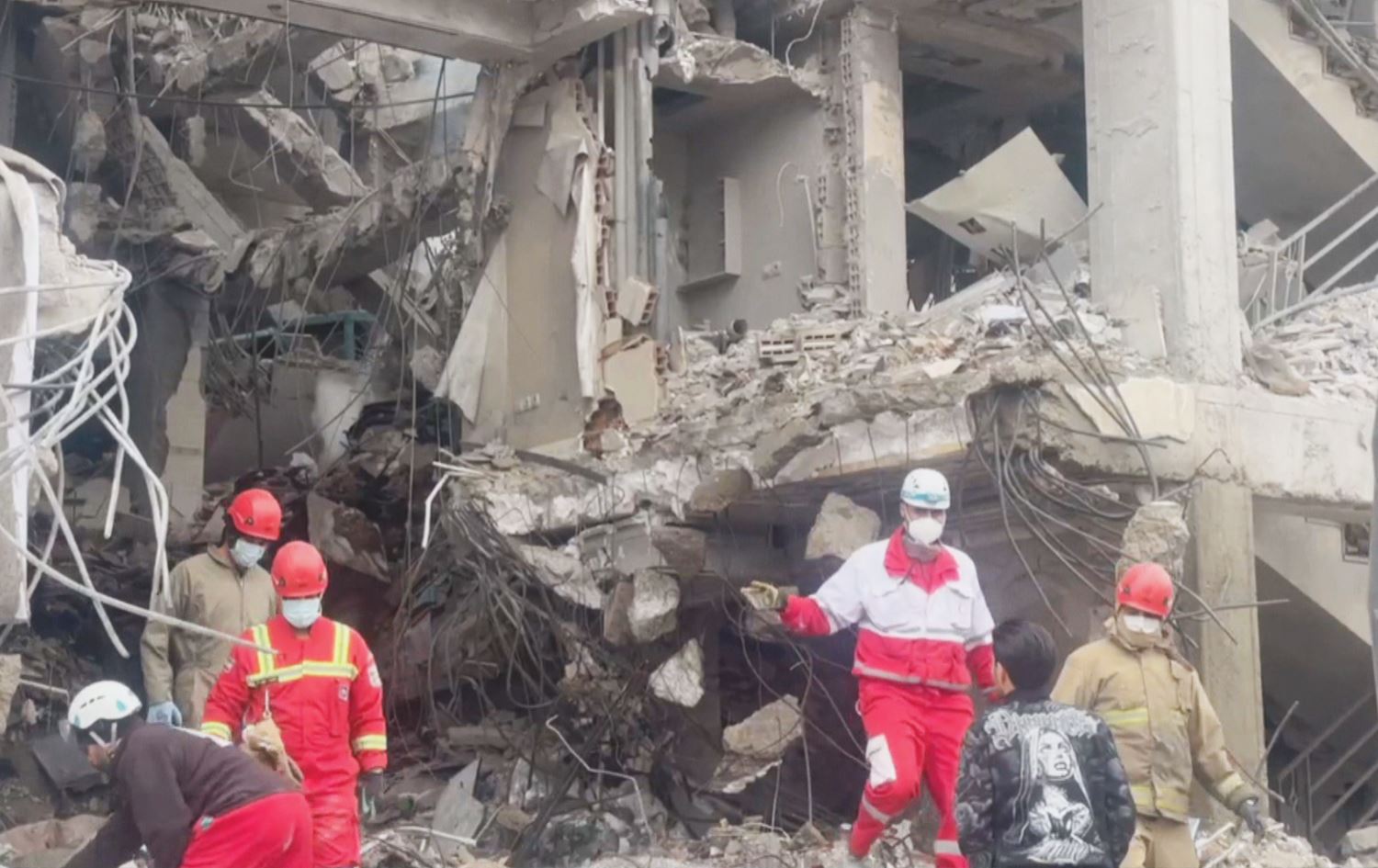 داروپەردووی باڵەخانەیەک لە ئێران. 