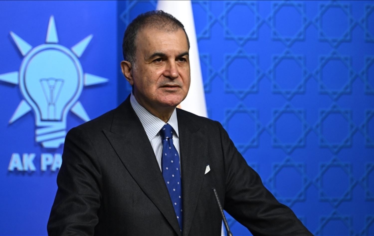 ئاکپارتی: دوورکەوتنەوەی برایانی کوردمان لە جەنگی ئێران ژیرانەیە