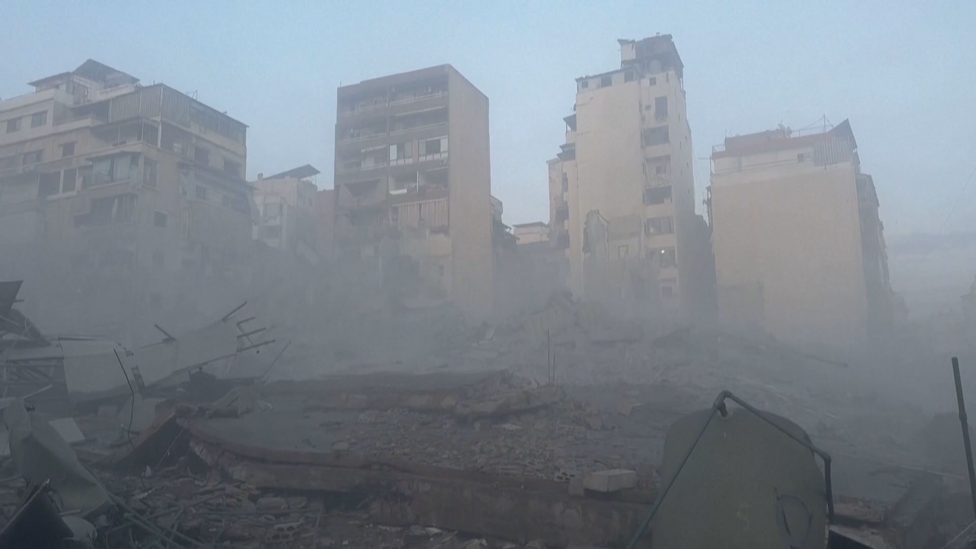 دیمەنی ناوچەیەکی بەیرووت دوای بۆردوومانێکی ئیسرائیل. وێنە: AP