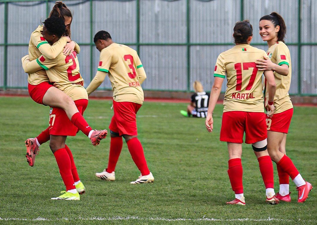 خانمانی ئامەدسپۆر