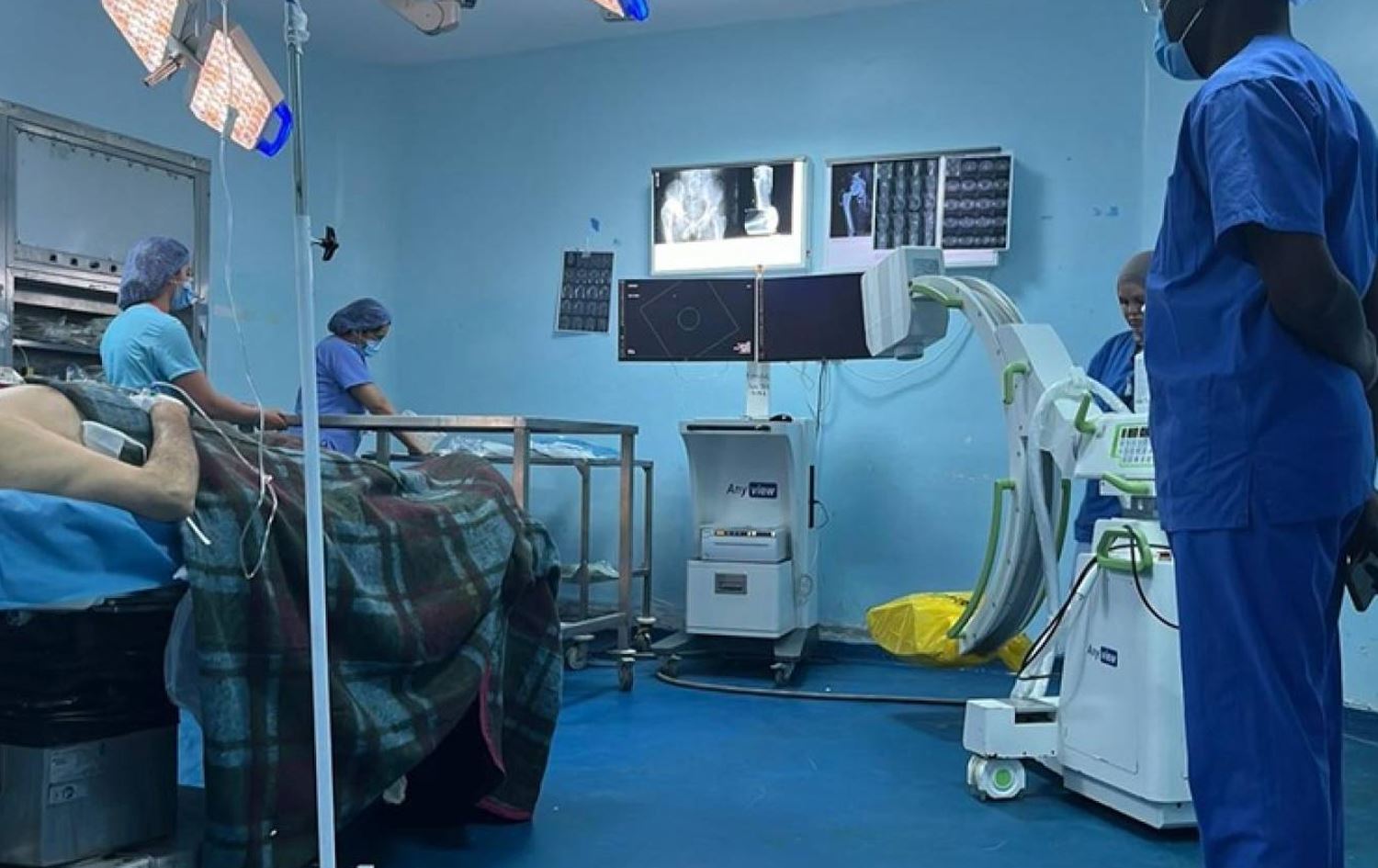 ژوورێکی نەشتەرگەریی گورچیلە لە تونس. وێنە: Independent Arabic