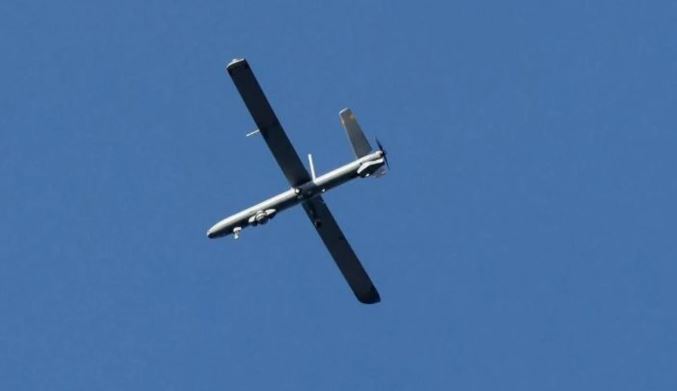 درۆنێکی سەربازی لە ئاسمان.