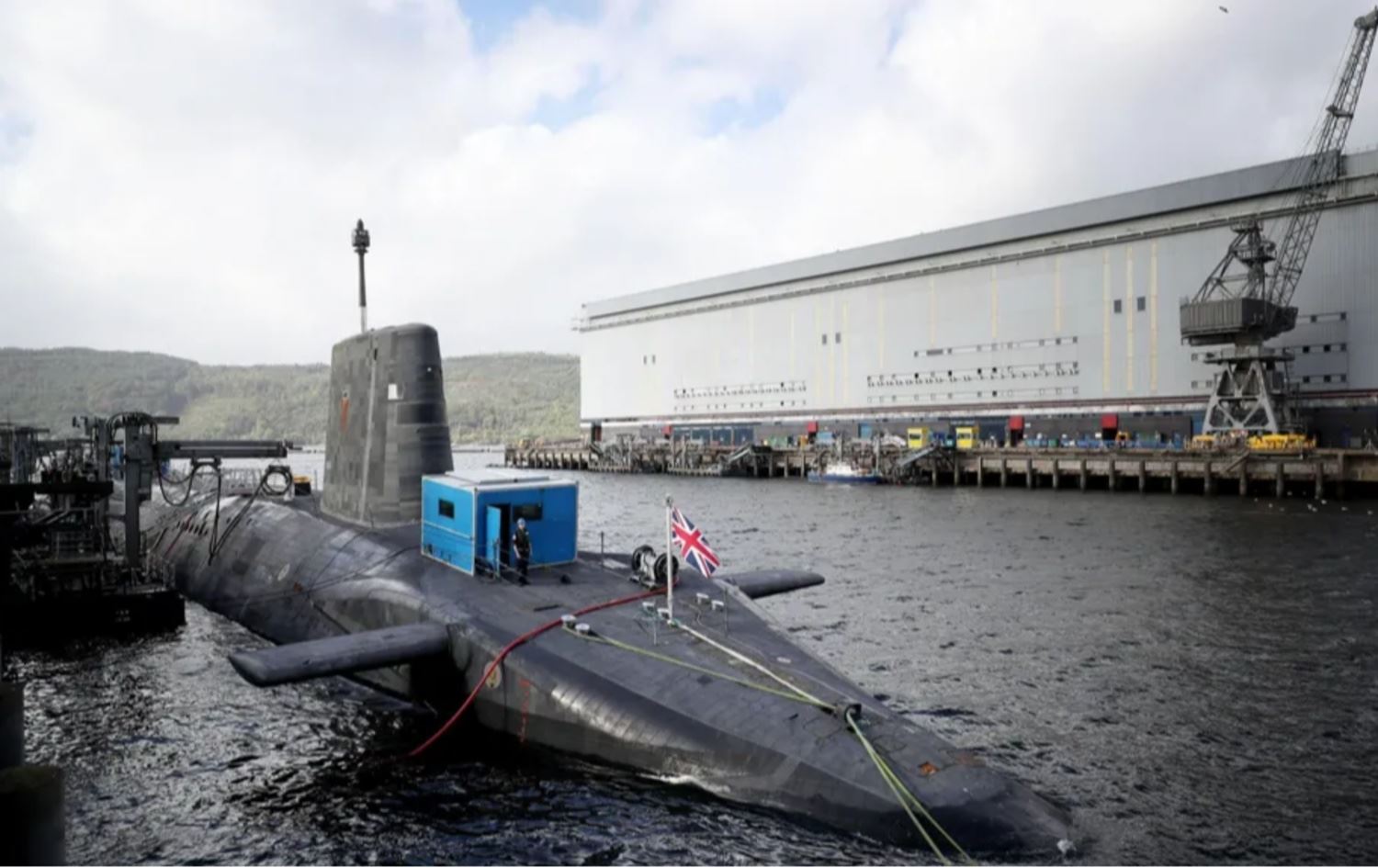 ژێردەریاییەکی بەریتانیا لە بنکەی دەریایی کلاید لە فاسلەین