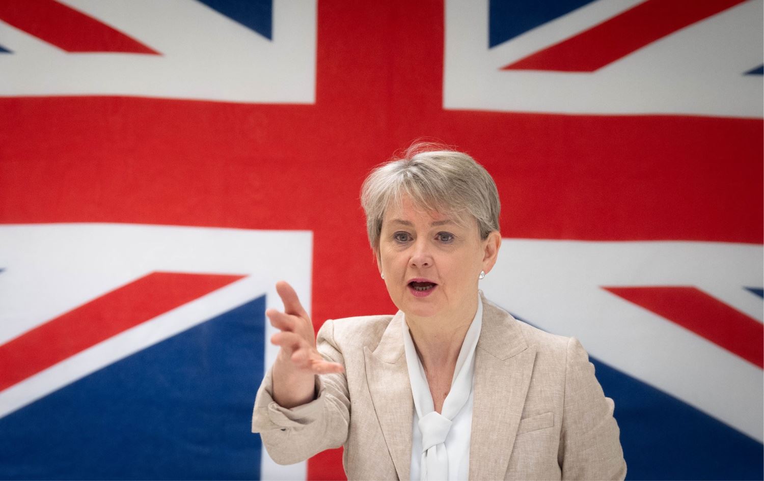 یڤیت کۆپەر، وەزیری دەرەوەی بەریتانیا