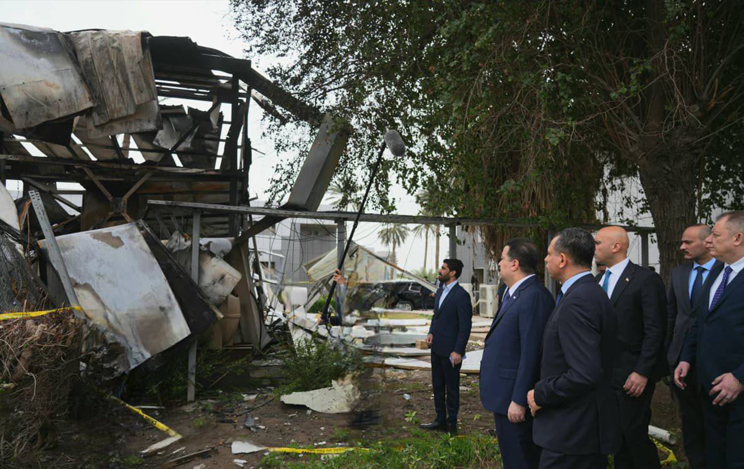 آثار الهجوم على مقر جهاز المخابرات الوطني