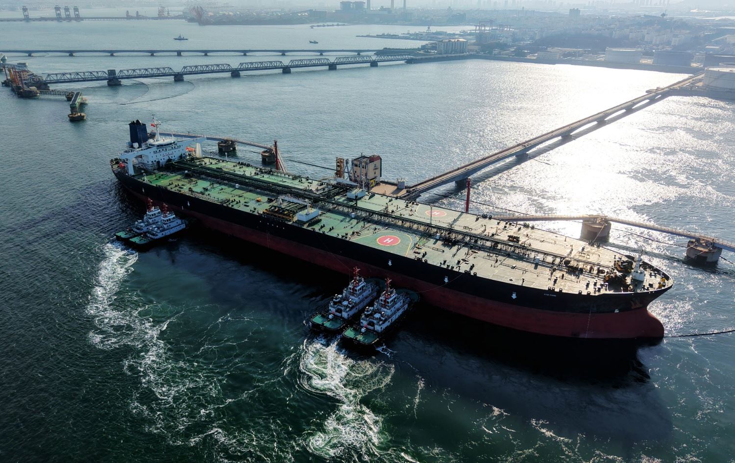 رئيس "توتال إنرجي": الاقتصادات العالمية ستعاني إذا استمرت الحرب 6 أشهر