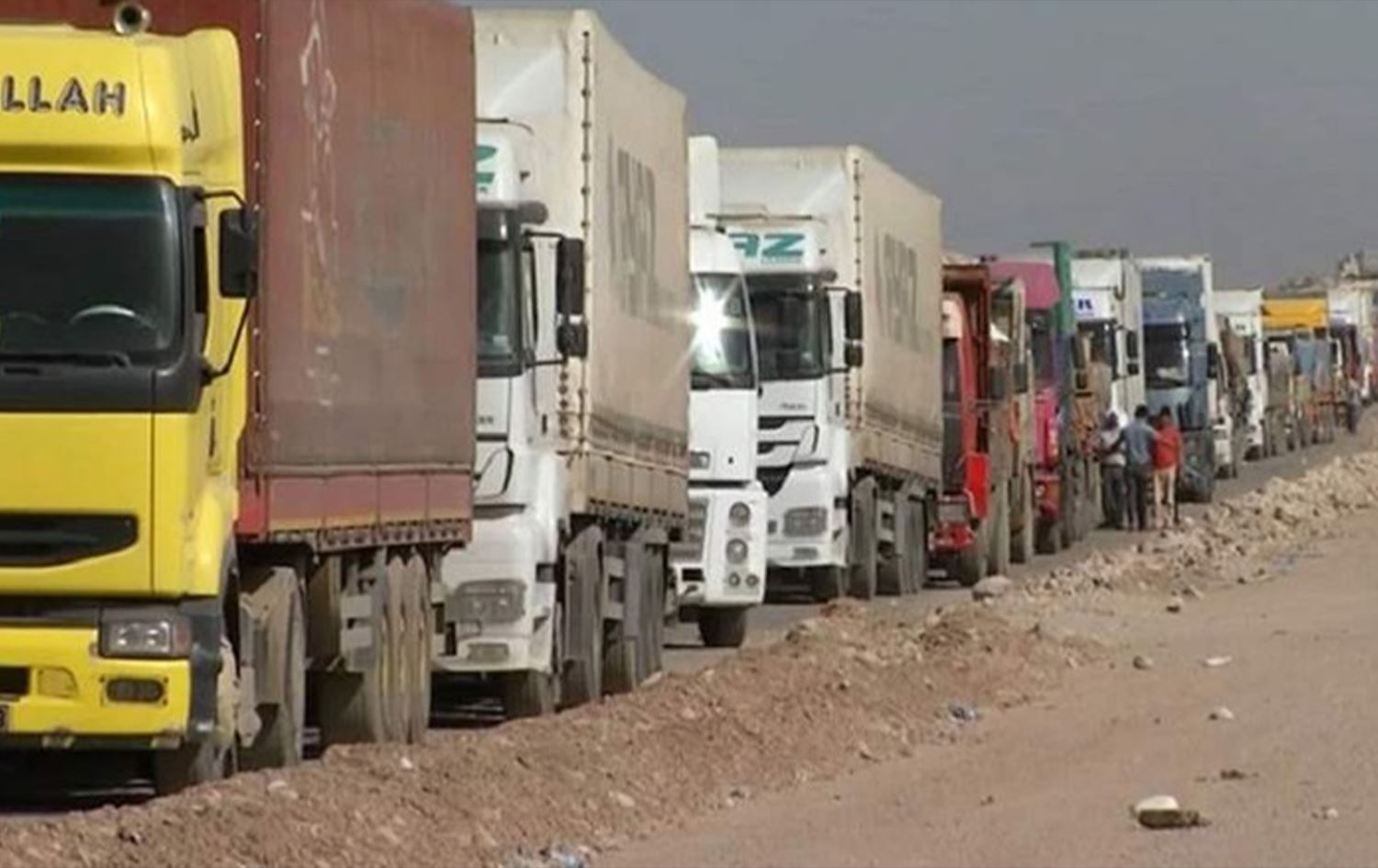 شاحنات نقل بضائع