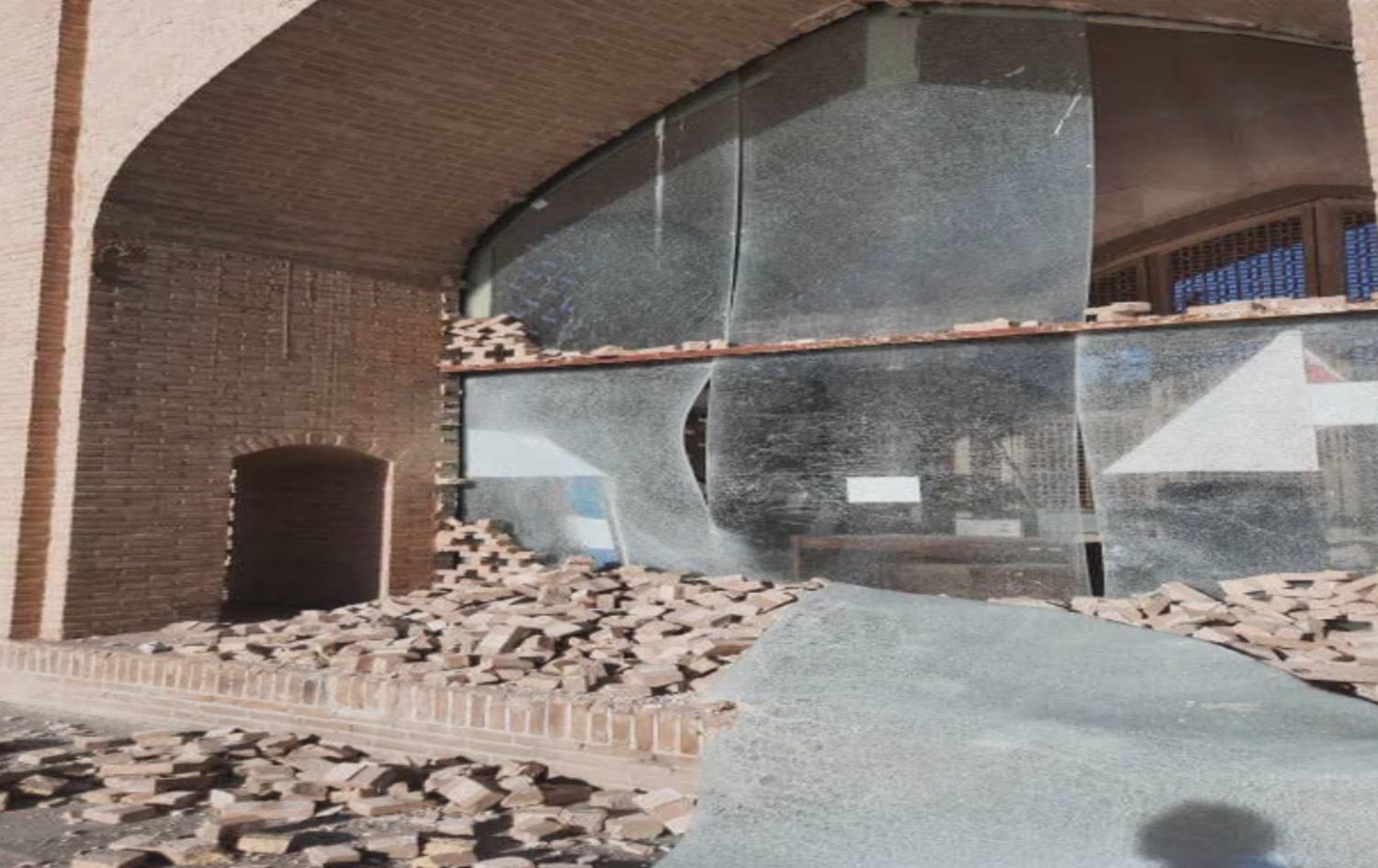 شوێنەوارێکی ئێران کە بەهۆی بۆردوومانی ئەمریکا و ئیسرائیل زیانی بەرکەوتووە. وێنە: رۆیتەرز