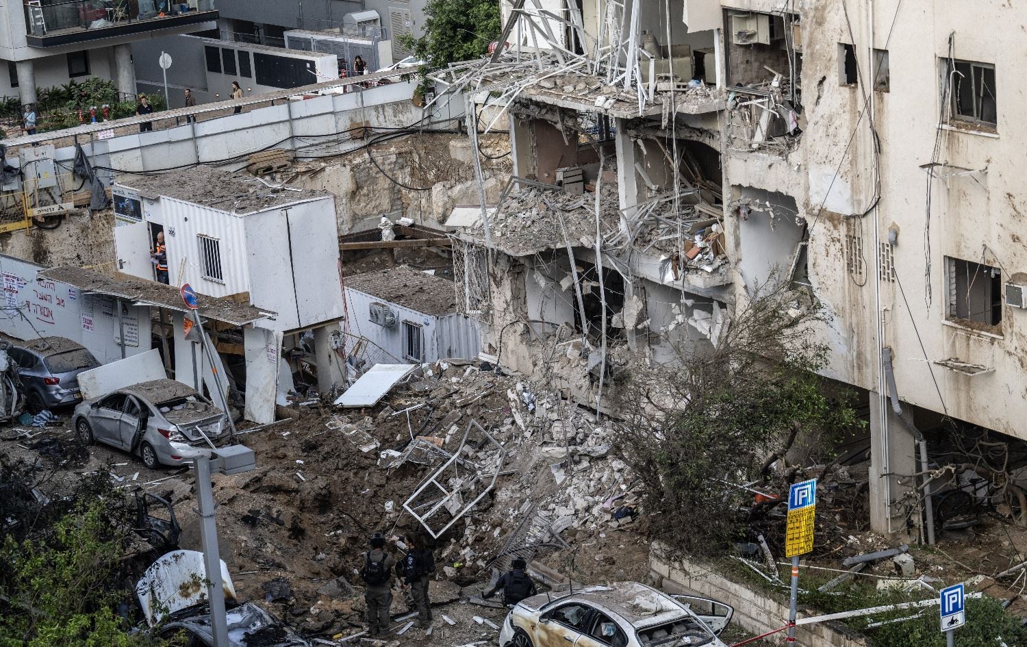 İran füzesinin İsrail'de yıktığı bina / Fotoğraf: AA 