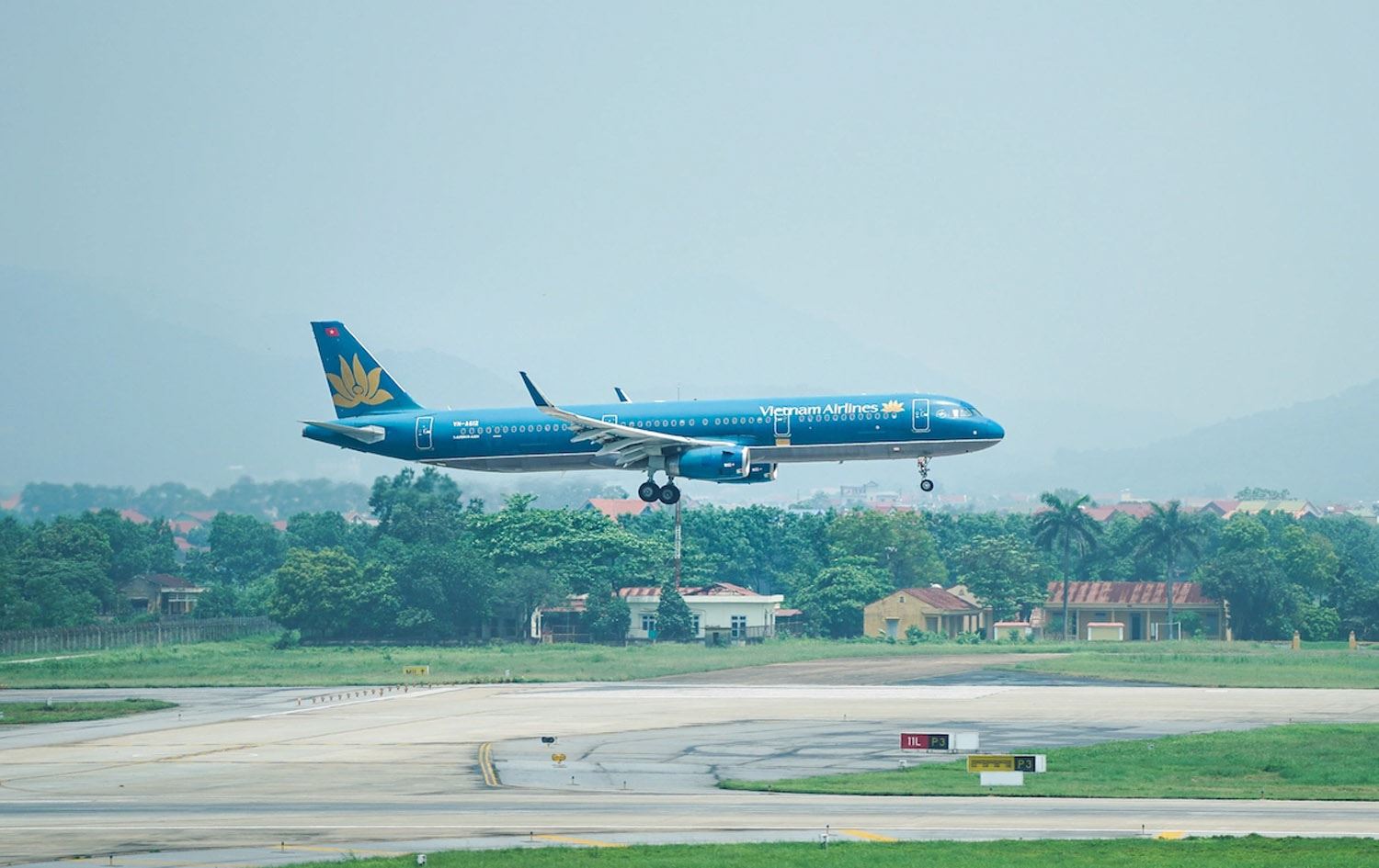 فڕۆکەیەکی ڤیێتنام