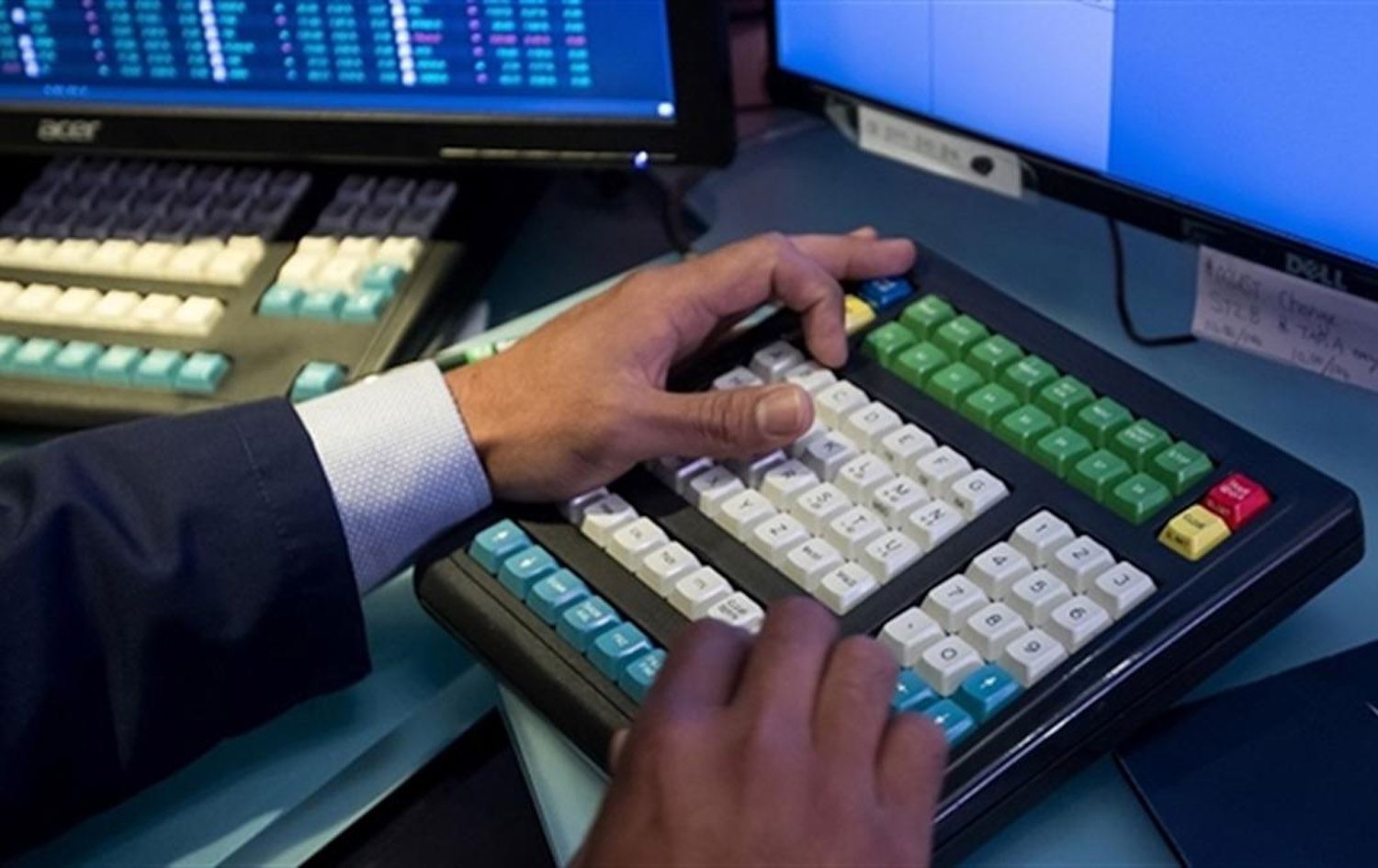 داتاکانی بازاڕی وزە و پشکەکان جووڵەیەکی یەکجار نائاسایی و گوماناوییان تۆمار کرد