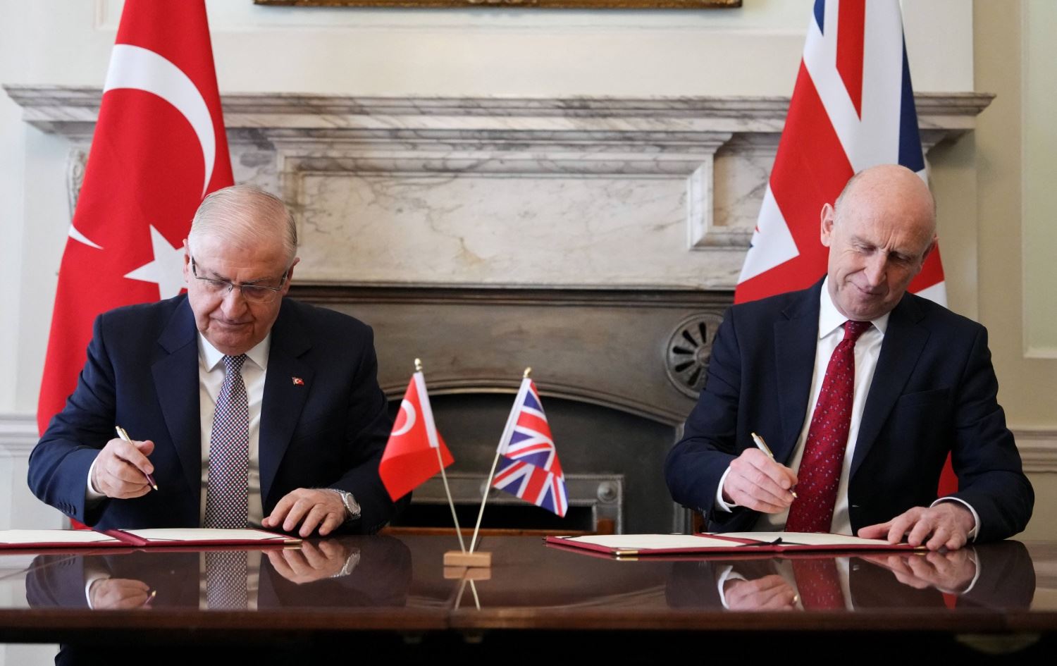 ساتی واژۆکردنی رێکەوتنەکە. وێنە: AFP