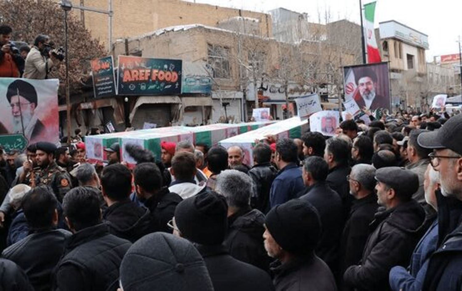 رێوڕەسمی بەخاکسپاردنی تەرمی چەند کوژراوێک لە ئێران