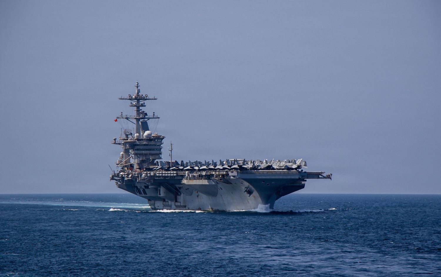 کەشتیی ئەبراهام لینکن. وێنە: CENTCOM