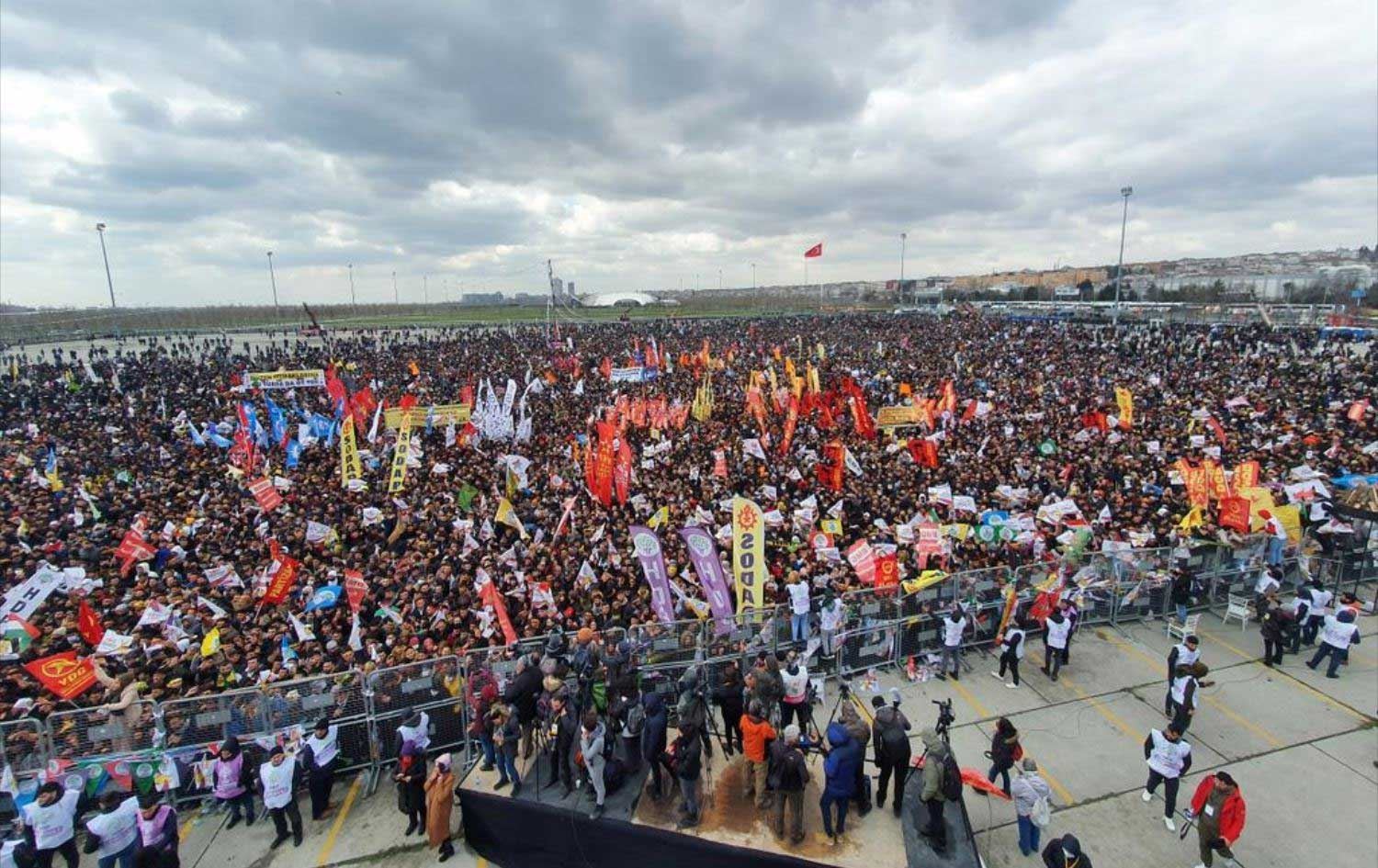 دیمەنێک لە نەورۆزی ئامەد