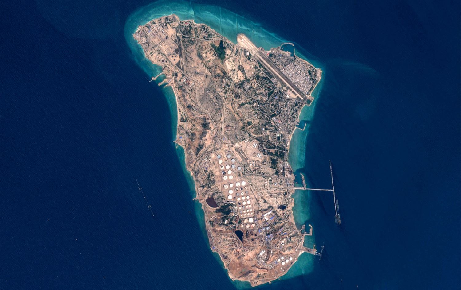 قالیباف: بە هاوکاریی وڵاتێکی ناوچەکە، دووژمنان دەیانەوێ دوورگەیەکی ئێران داگیربکەن