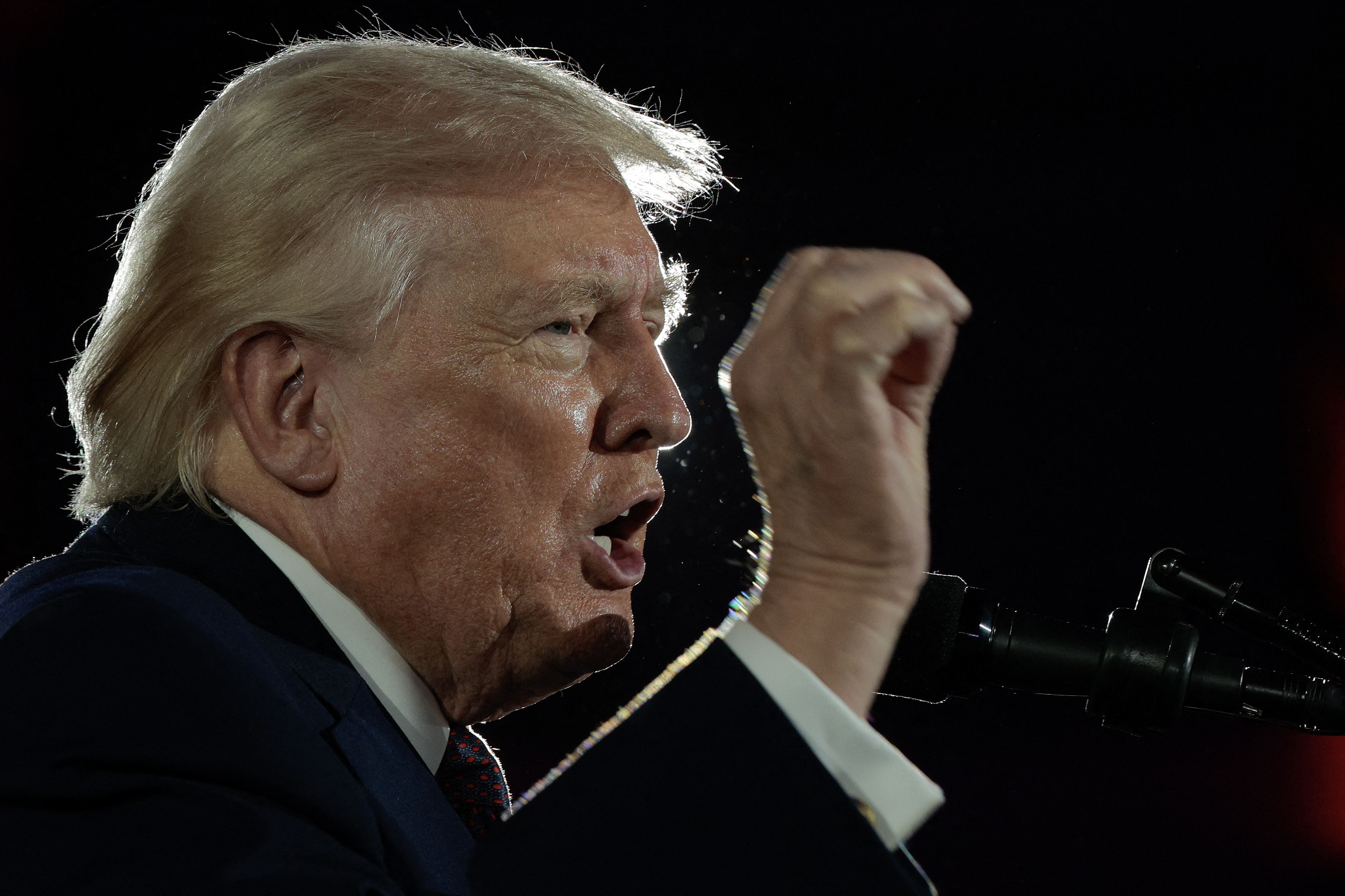 راپۆرتێک: ترەمپ دەیەوێ جەنگی ئێران لە ماوەی چەند هەفتەیەکدا تەواو بێت