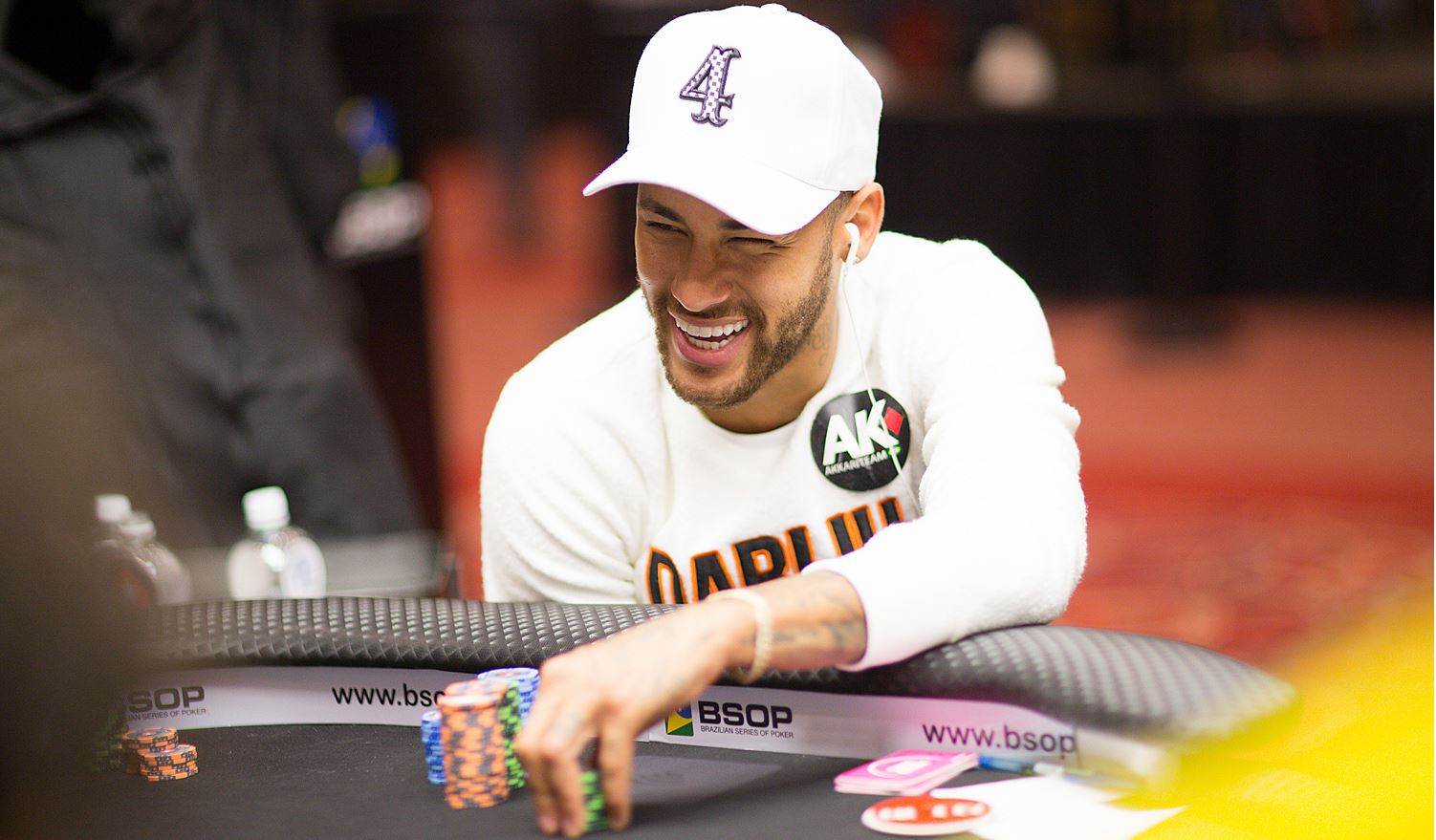 نەیمار لە کاتی پۆکەردا