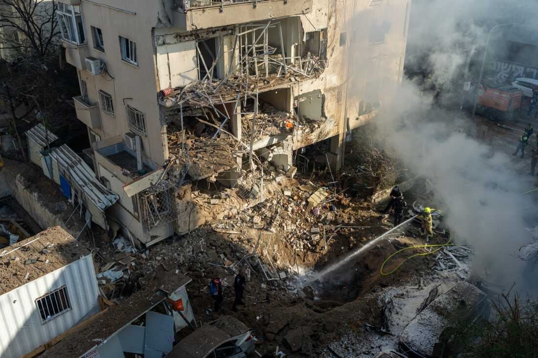 باڵەخانەیەک لە تاران دوای بۆردوومانێک