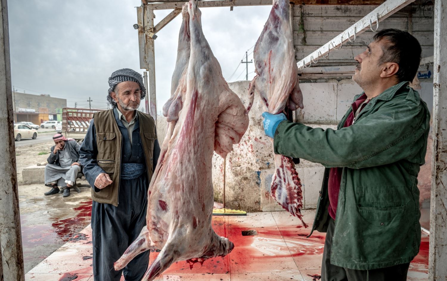 گۆشتفرۆشێک لە هەولێر. وێنە:  AFP