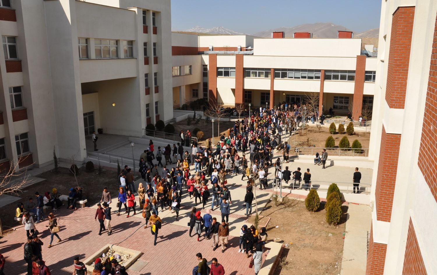 وەزیری خوێندنی باڵا بۆ رووداو: دۆخەکە بە جۆرێک نییە پەنا ببەینە بەر خوێندنی ئۆنلاین